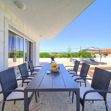 Pax Villa